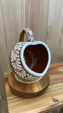 Load image into Gallery viewer, Corazón chocolatera mug