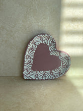 Load image into Gallery viewer, Corazón plate (rim design)