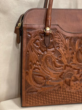 Load image into Gallery viewer, Amparo