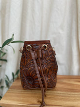 Load image into Gallery viewer, Meche (Mini bucket bag) | brown