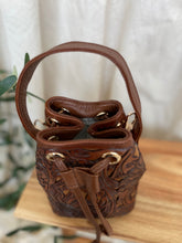 Load image into Gallery viewer, Meche (Mini bucket bag) | brown