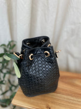Load image into Gallery viewer, Meche (Mini bucket bag) | black