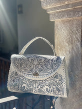 Load image into Gallery viewer, Sara