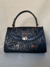 Load image into Gallery viewer, Sara