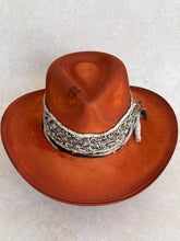 Load image into Gallery viewer, Faux suede |burnt orange
