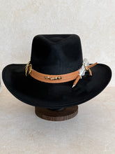 Load image into Gallery viewer, Faux suede |black
