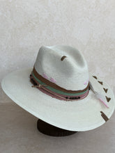 Load image into Gallery viewer, Palm hat
