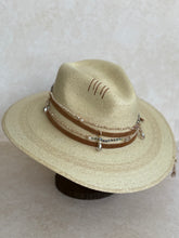 Load image into Gallery viewer, Palm hat
