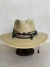 Load image into Gallery viewer, Palm hat
