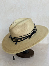 Load image into Gallery viewer, Palm hat
