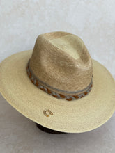 Load image into Gallery viewer, Palm hat
