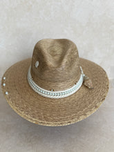 Load image into Gallery viewer, Palm hat
