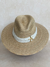 Load image into Gallery viewer, Palm hat
