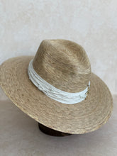 Load image into Gallery viewer, Palm hat
