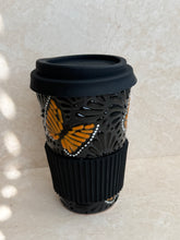 Load image into Gallery viewer, Monarca Travel Mug | black
