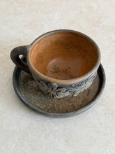 Load image into Gallery viewer, Barro mug and plate set
