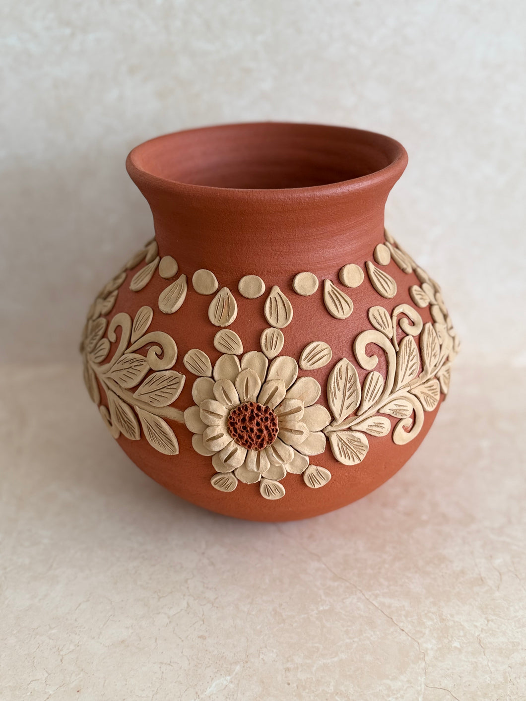 Barro vase 01