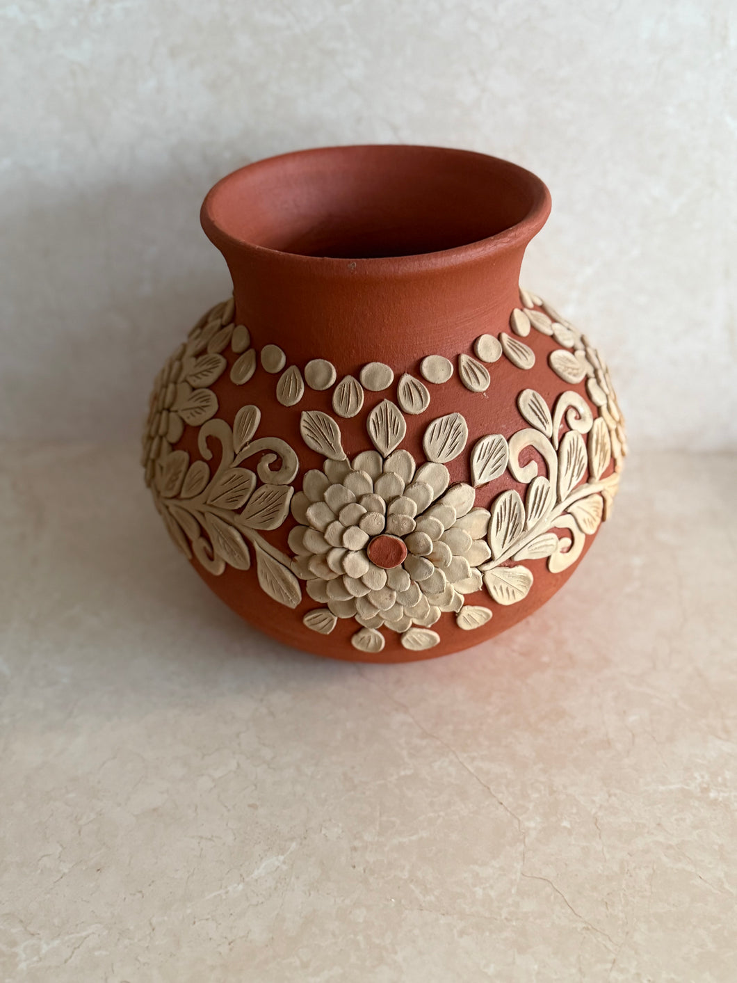 Barro vase 012