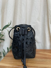 Load image into Gallery viewer, Meche (Mini bucket bag)
