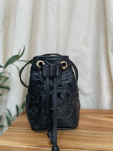 Load image into Gallery viewer, Meche (Mini bucket bag) | black

