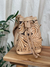 Load image into Gallery viewer, Meche (Mini bucket bag) | Nude
