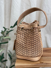 Load image into Gallery viewer, Meche (Mini bucket bag)
